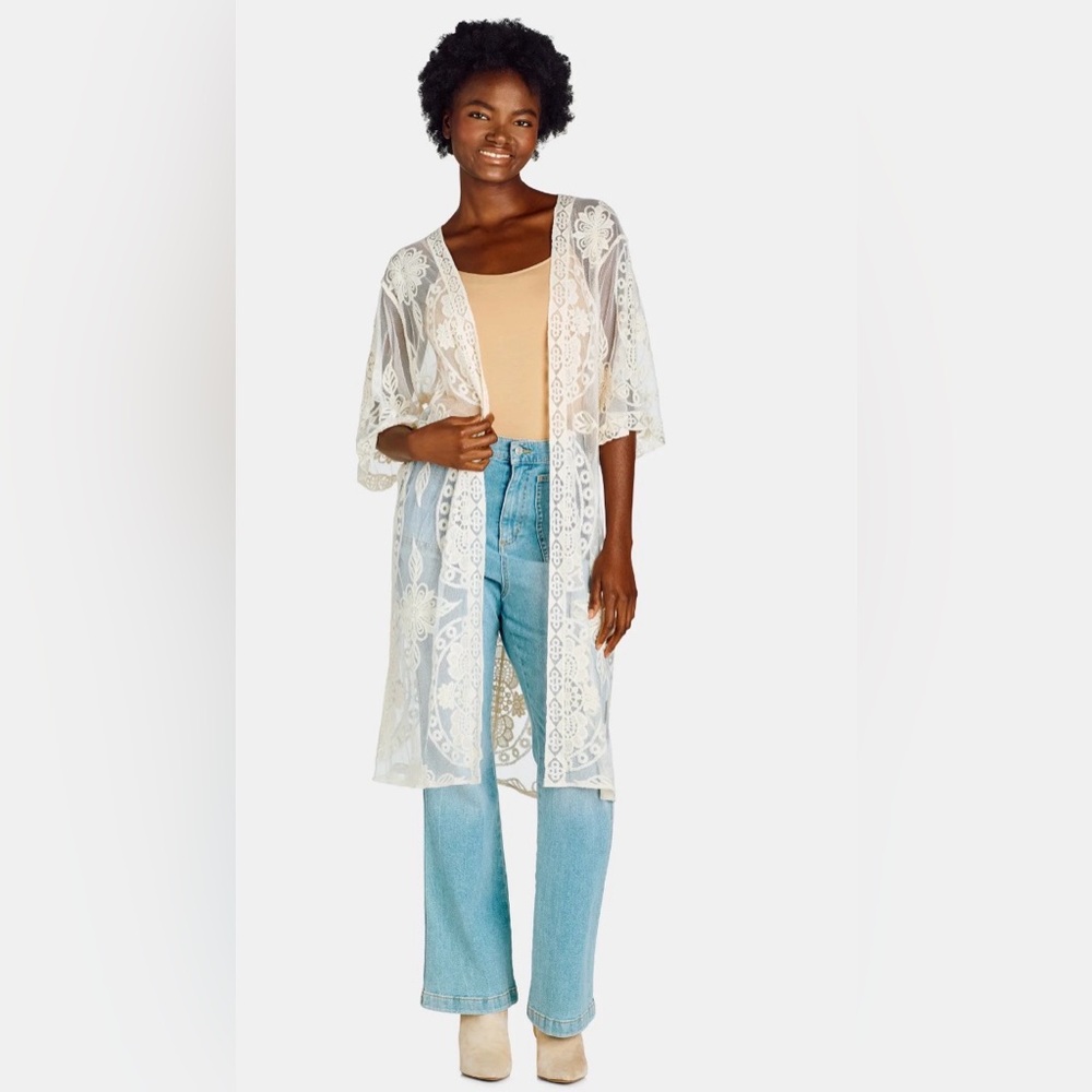 Time and Tru White Lace Kimono